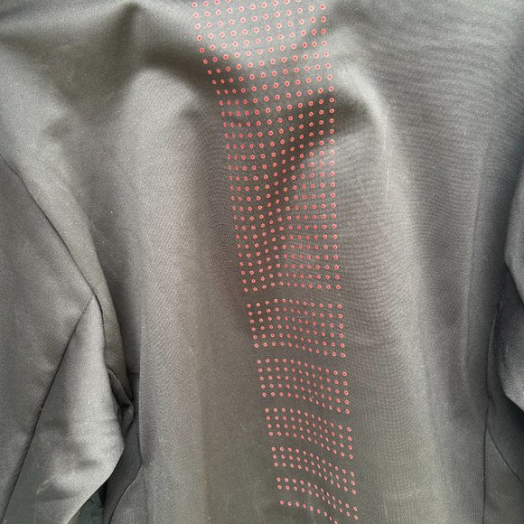 Calgary Flames Hoodie Medium Offcial Fanatics LIKE NEW - Picture 3 of 7